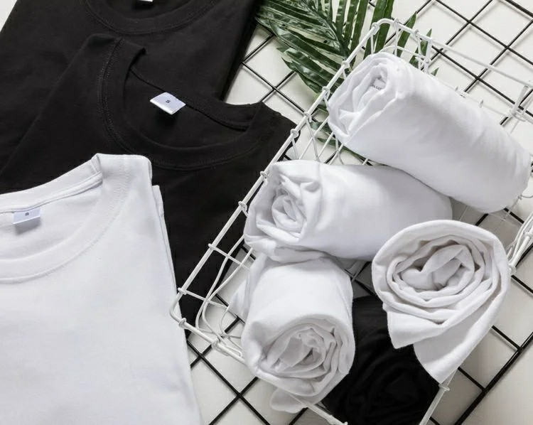 Koszulka z nadrukiem Impmon z  – Summer Clothing Brands recenzja i cena